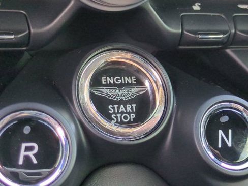 Used 2021 Aston Martin V8 Vantage Coupe image 24