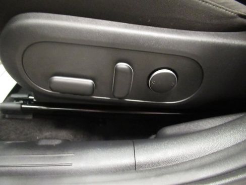 Used 2024 Hyundai Kona SEL FWD image 17