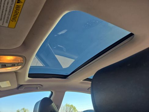 Used 2016 Kia Cadenza Premium w/ Luxury Plus Package image 18