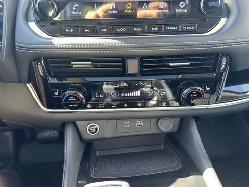 Certified 2023 Nissan Rogue SL w/ SL Premium Package image 18