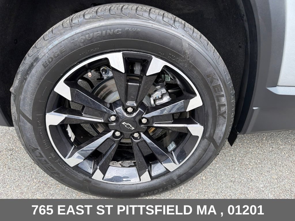 Used 2025 Chevrolet Equinox RS w/ Safety and Technology Package AWD/4WD image 28