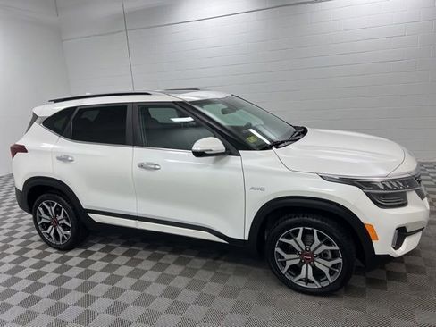 Used 2022 Kia Seltos SX w/ Sunroof Package AWD/4WD image 4