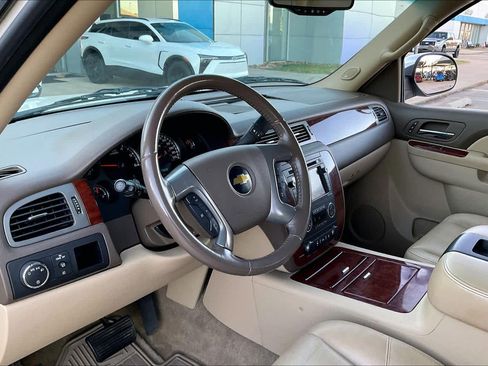 Used 2011 Chevrolet Tahoe LTZ image 17