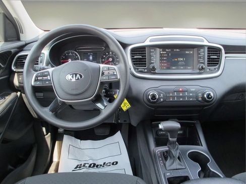 Used 2020 Kia Sorento LX FWD image 21