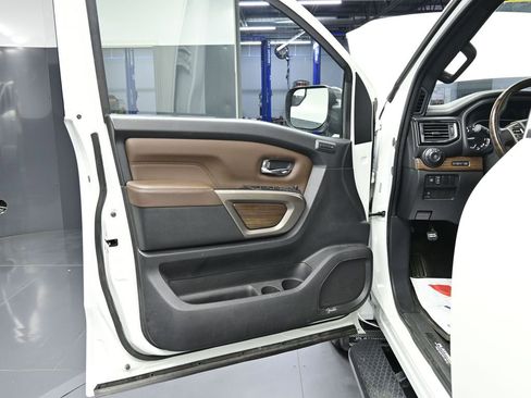 Used 2021 Nissan Titan Platinum Reserve w/ Moonroof Package image 14