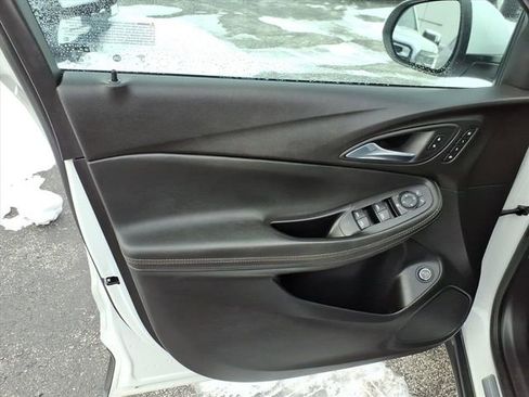 Used 2023 Buick Encore GX Essence w/ Experience Buick Package image 27