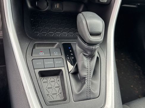 Certified 2025 Toyota RAV4 XLE image 19