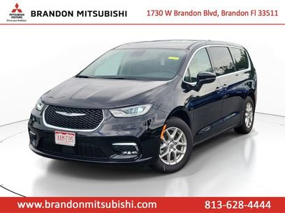 Used 2024 Chrysler Pacifica Touring-L