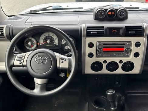 Used 2014 Toyota FJ Cruiser 4WD image 14