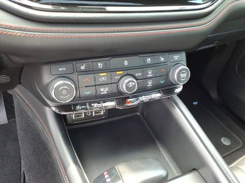 Used 2024 Dodge Durango GT AWD/4WD image 31