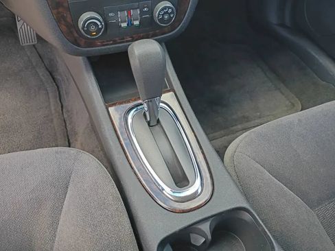 Used 2016 Chevrolet Impala LT FWD image 12