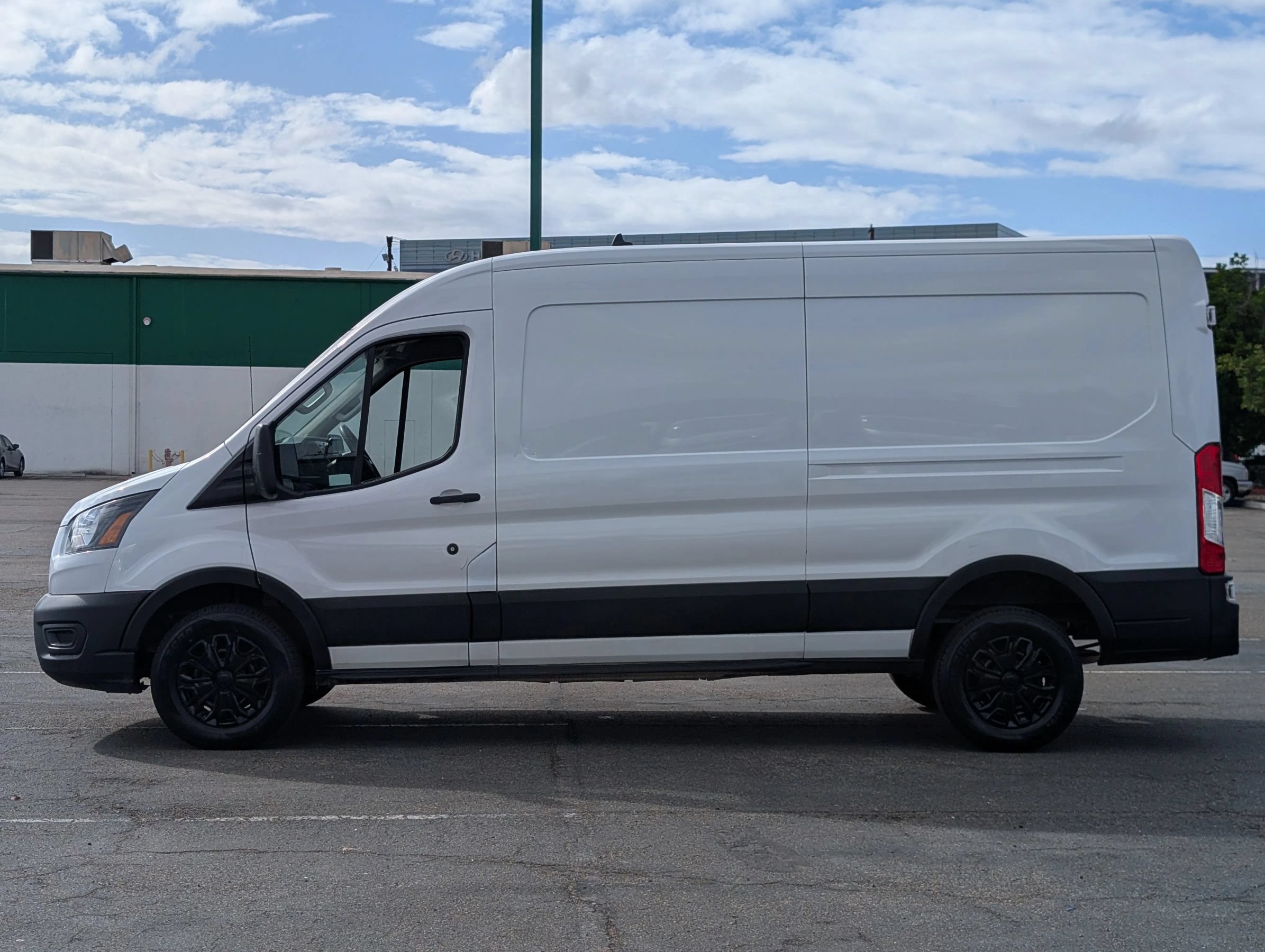 Used 2023 Ford Transit 250 Medium Roof w/ Load Area Protection Package RWD image 4