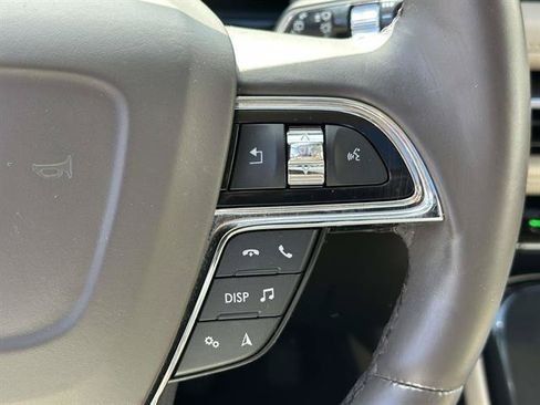 Used 2022 Lincoln Nautilus Reserve AWD/4WD image 38