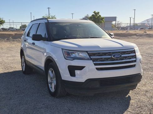 Used 2018 Ford Explorer FWD image 3