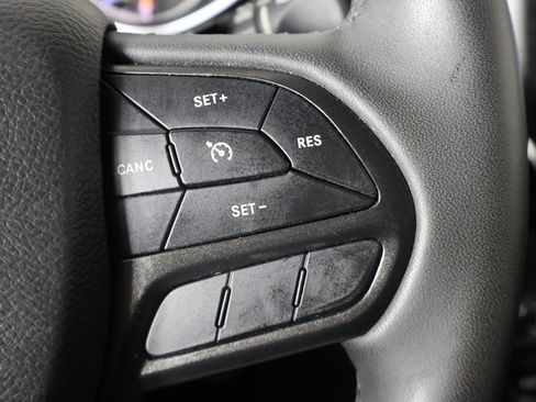 Used 2022 Jeep Cherokee Trailhawk w/ Comfort/Convenience Group image 37