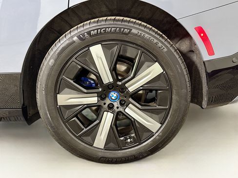 Used 2024 BMW iX xDrive50 w/ Sport Package AWD/4WD image 30