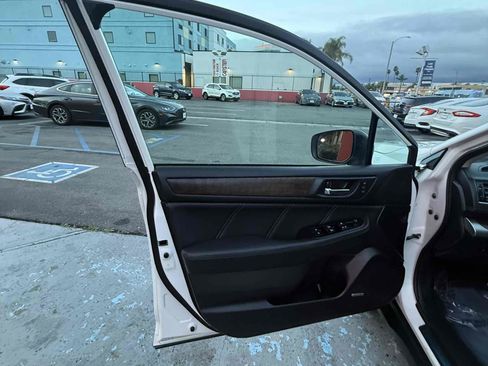 Used 2018 Subaru Outback 2.5i Limited image 27