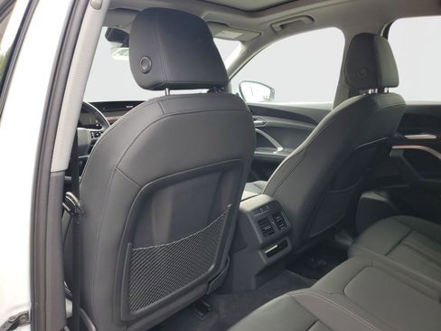 Used 2025 Audi Q5 Premium w/ Convenience Package image 14