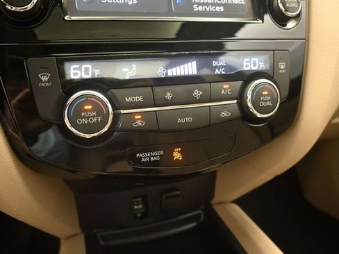 Used 2016 Nissan Rogue SL w/ SL Premium Package AWD/4WD image 17