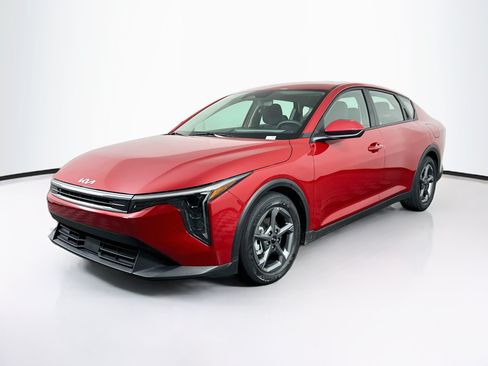 Used 2025 Kia K4 FWD image 3