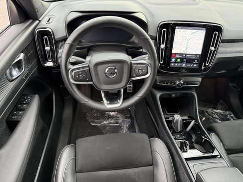 Used 2022 Volvo XC40 P8 Recharge Ultimate image 4