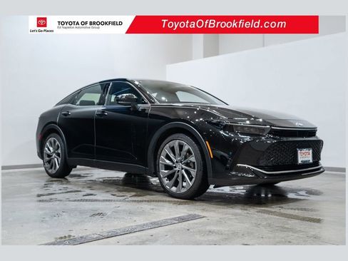 Used 2023 Toyota Crown Limited w/ Advanced Technology Package image 1