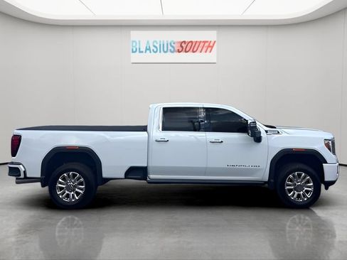 Used 2023 GMC Sierra 3500 Denali w/ Denali Ultimate Package AWD/4WD image 2