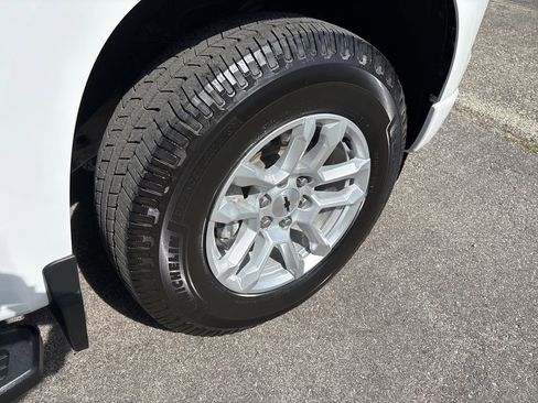 Used 2023 Chevrolet Silverado 1500 RST w/ Convenience Package II image 6