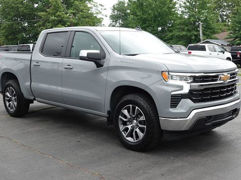 Used 2024 Chevrolet Silverado 1500 LT AWD/4WD image 4