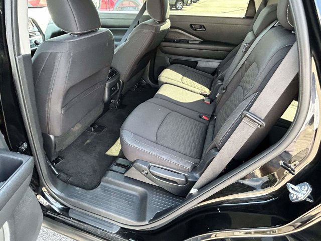 Used 2025 Nissan Pathfinder SV AWD/4WD image 26