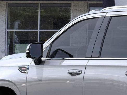 New 2026 GMC Yukon Elevation image 12