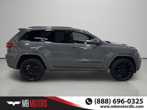 Used 2021 Jeep Grand Cherokee Altitude AWD/4WD image 3
