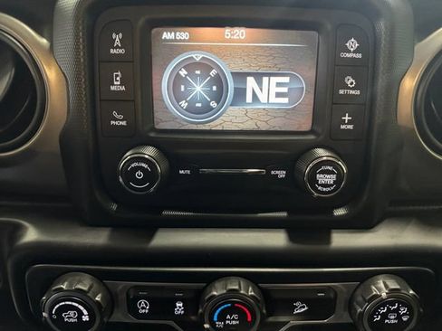 Used 2018 Jeep Wrangler Unlimited Sport S AWD/4WD image 14