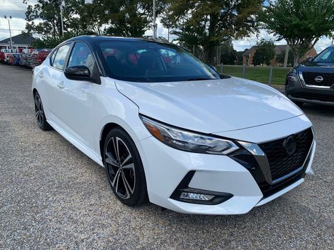 Used 2022 Nissan Sentra SR FWD image 1