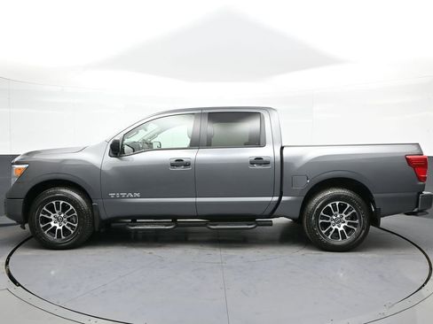 Used 2024 Nissan Titan SV w/ SV Convenience Package image 9