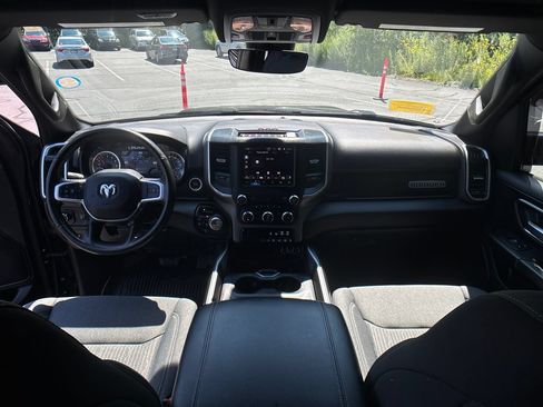 Used 2022 RAM 1500 Big Horn AWD/4WD image 18