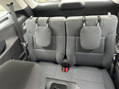Used 2025 Ford Explorer Active AWD/4WD image 17