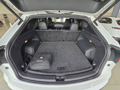 Used 2020 Volkswagen Atlas Cross Sport SE AWD/4WD image 23