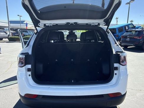 Used 2023 Jeep Compass Latitude AWD/4WD image 24