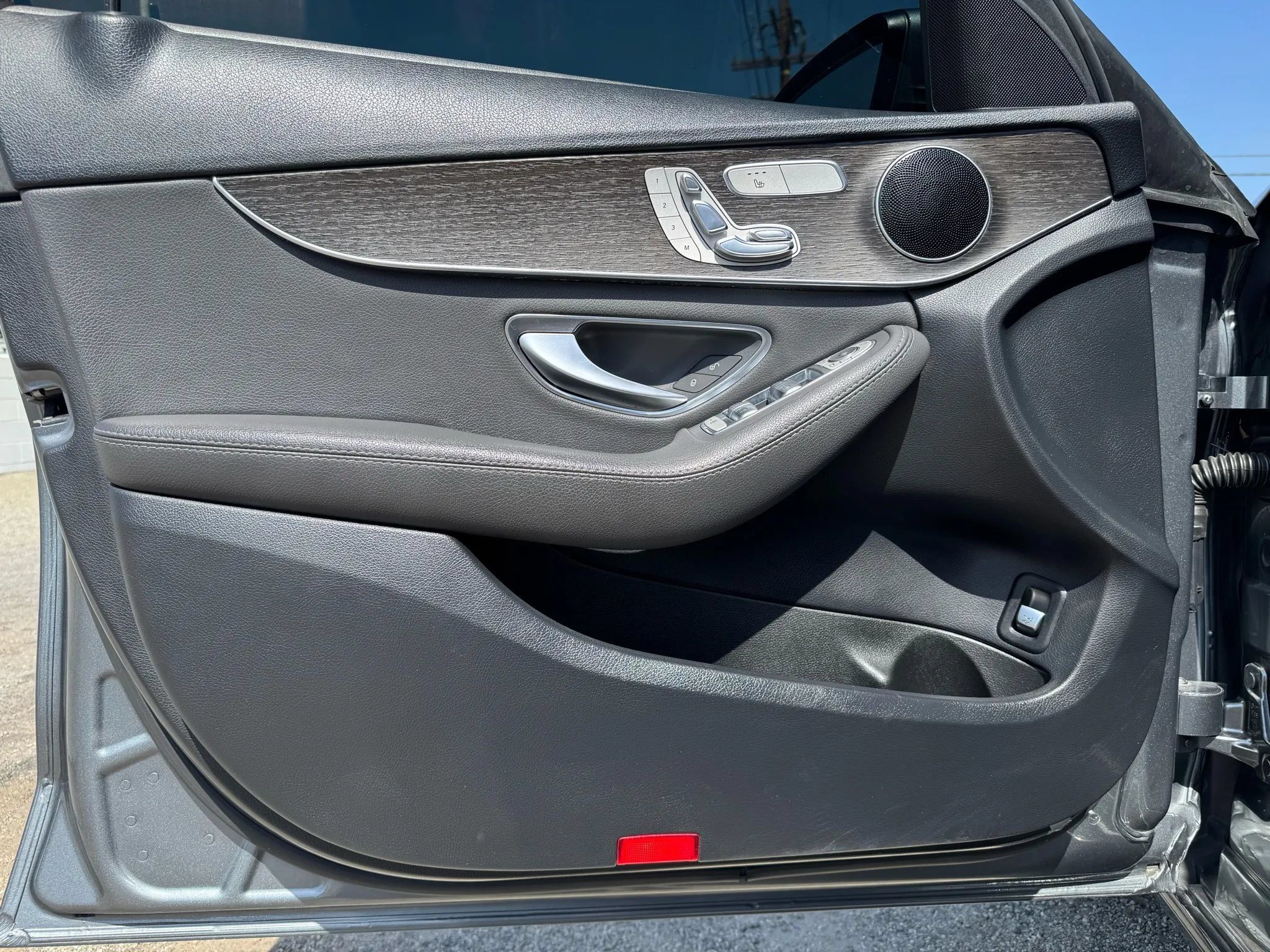 Used 2019 Mercedes-Benz C 300 Sedan w/ Premium Package image 27