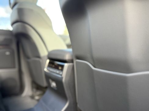 Used 2025 Lexus GX 550 image 44