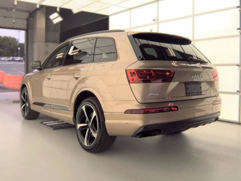 Used 2019 Audi Q7 3.0T Prestige AWD/4WD image 3