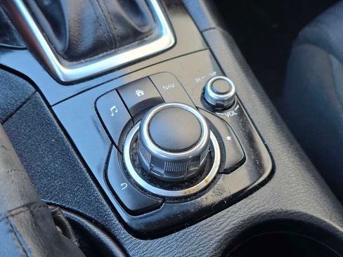 Used 2015 MAZDA MAZDA3 i Sport image 23