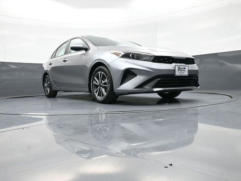 Certified 2023 Kia Forte LXS w/ LXS Technology Package FWD image 26