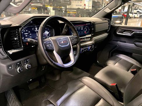 Used 2024 GMC Sierra 1500 SLT image 7