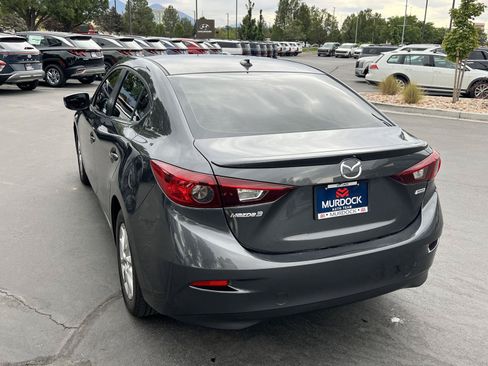 Used 2016 MAZDA MAZDA3 i Touring w/ Popular Equipment Package FWD image 10