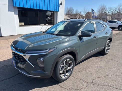New 2026 Chevrolet Trax LT image 2