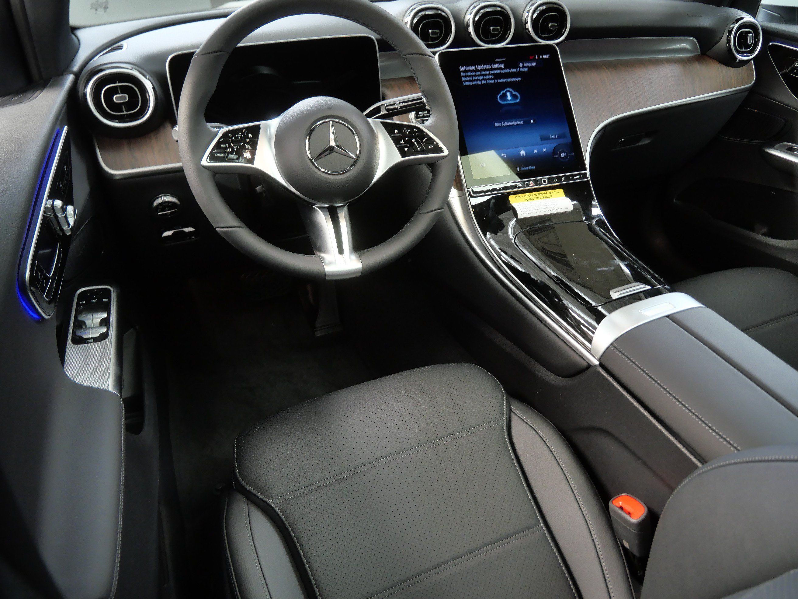 New 2026 Mercedes-Benz GLC 300 4MATIC image 2
