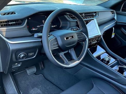 New 2025 Jeep Grand Cherokee Laredo X w/ Luxury Tech Group I image 5