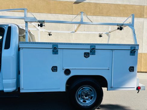 Used 2018 Ford F250 XL w/ Power Equipment Group RWD image 10